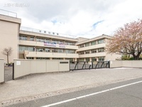 周辺環境:青梅市立泉中学校