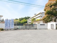 周辺環境:青梅市立吹上中学校